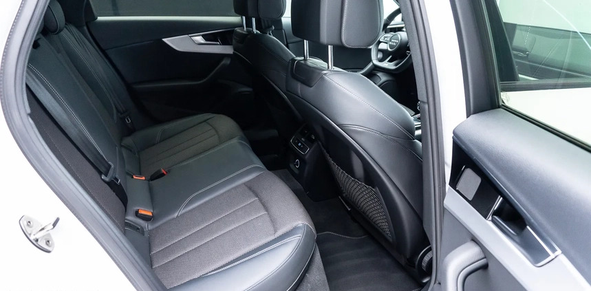 Audi A4 cena 149900 przebieg: 99760, rok produkcji 2019 z Łódź małe 562